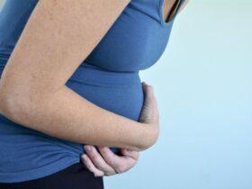 У многих женщин болит печень при беременности, что может быть вызвано рядом причин