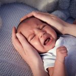 Плач для беспомощного, не умеющего говорить младенца – единственный способ просигналить родителям о какой-то проблеме или дискомфорте